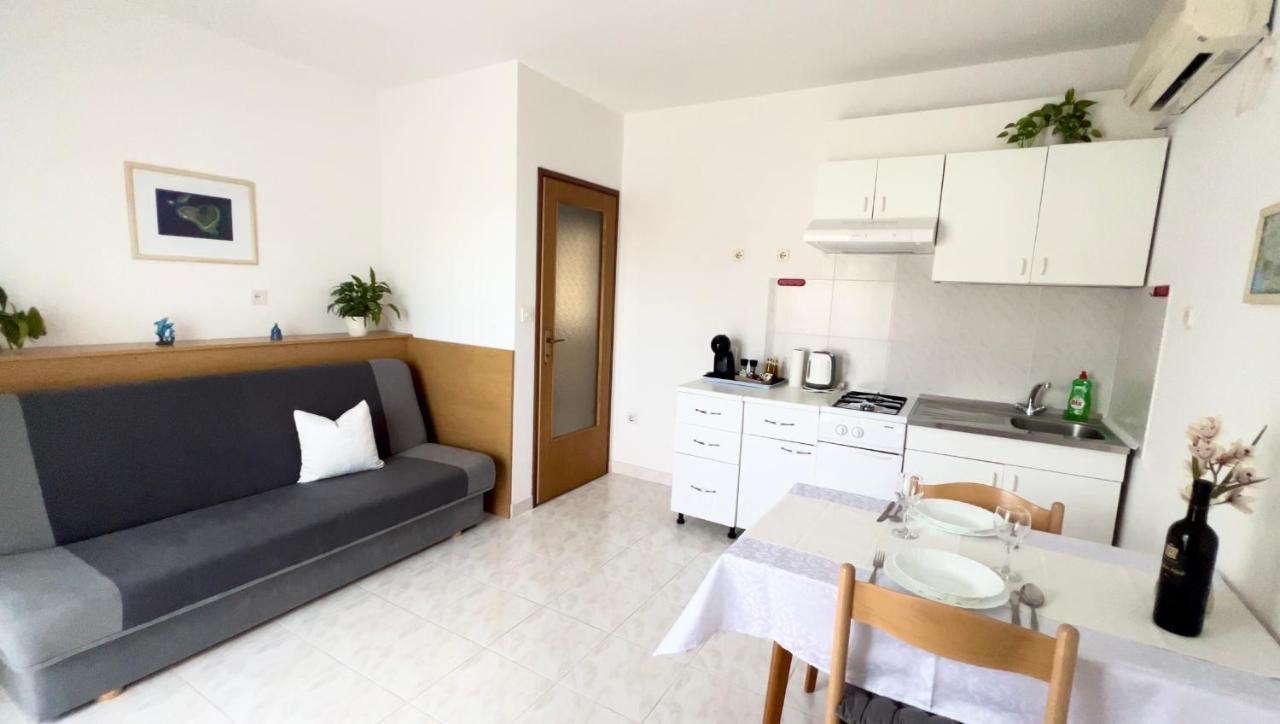 Martin Apartments ロヴィニ エクステリア 写真