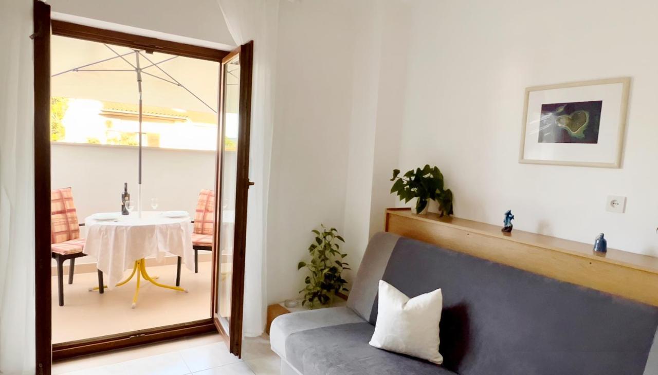 Martin Apartments ロヴィニ エクステリア 写真